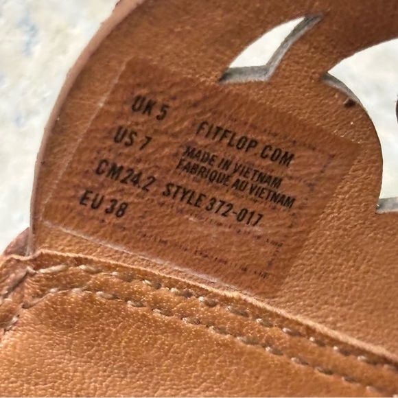 FitFlop Flora Leather Thong Sandals Women’s 7 Brown - Picture 9 of 9